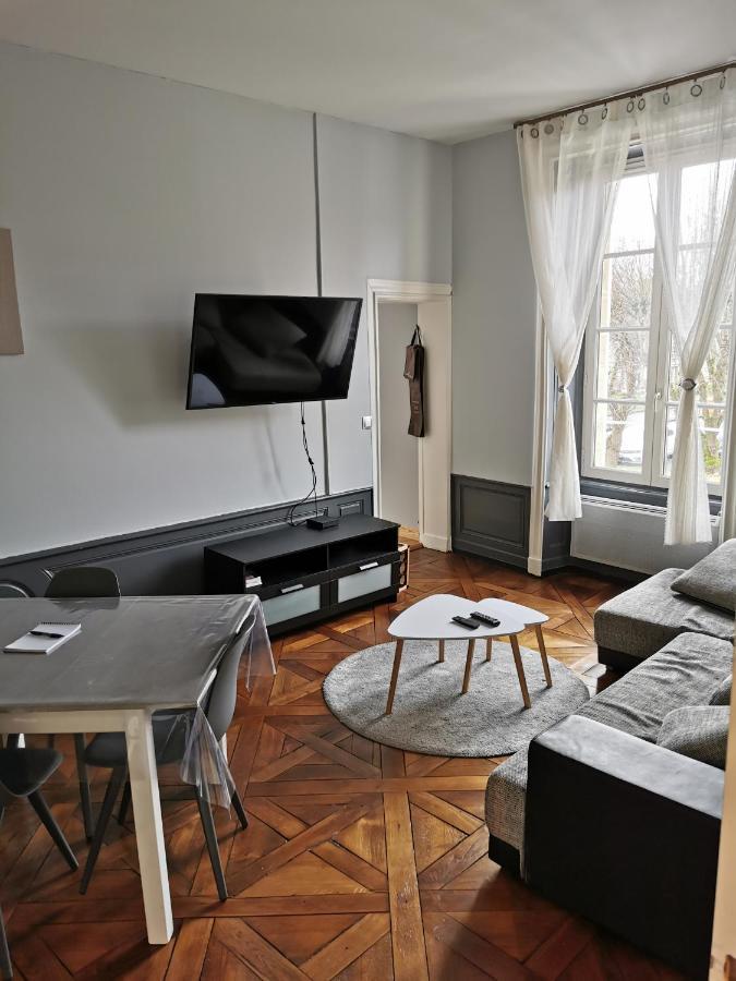 Appartement Avec Vue Sur Cathedrale Classe De Tourisme 3 Etoiles バイユー エクステリア 写真